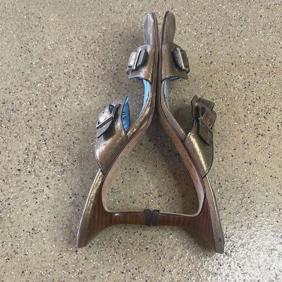 VANELi  Metallic Gold Leather Two Strap Kitten Heel Slide Mule Sandals sz 8 - Picture 4 of 14